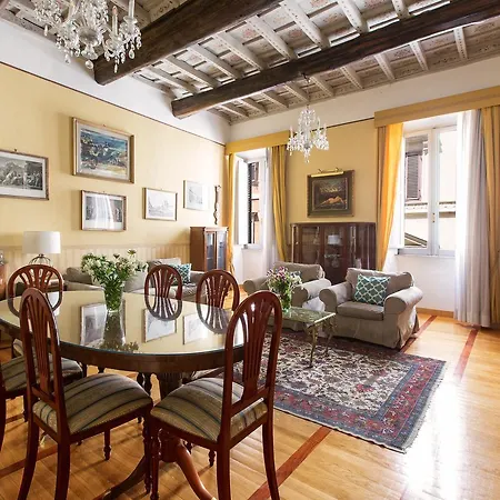 Romac Medici 3-bedroom Holiday Near Spanish Steps