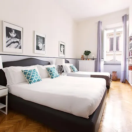 Romac Medici 3-bedroom Holiday Near Spanish Steps