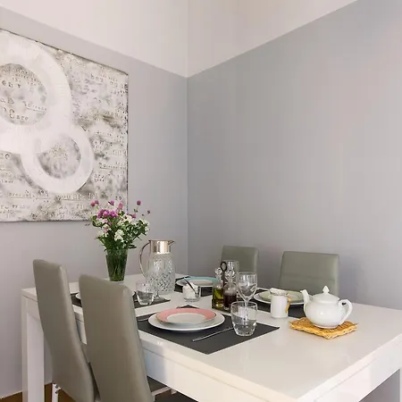 Romac Medici 3-bedroom Holiday Near Spanish Steps Róma