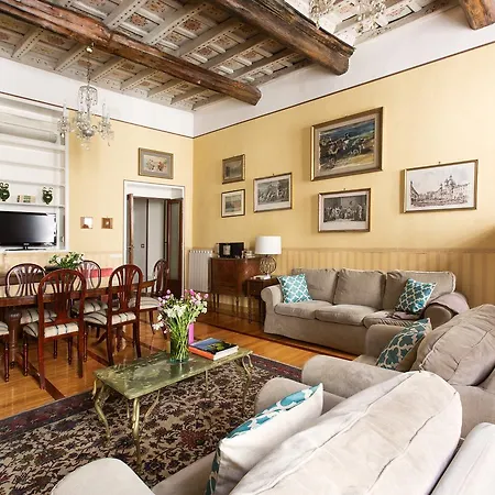Romac Medici 3-bedroom Holiday Near Spanish Steps Appartement Rome